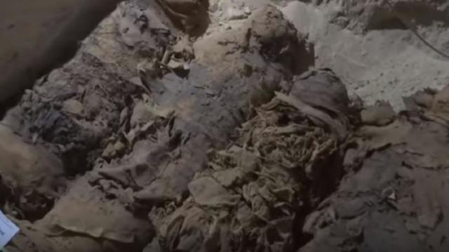 VIDEO | Cel puțin 17 mumii, descoperite de arheologi într-o necropolă egipteană 