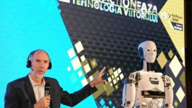 Primul robot umanoid printat 3D, expus în premieră în România