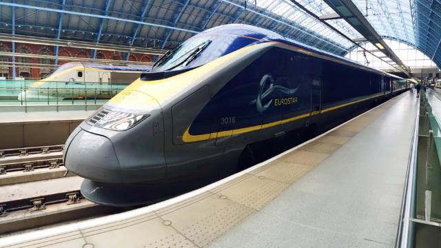 Trenul Eurostar Paris-Londra a fost oprit patru ore pentru verificarea celor 770 de pasageri de la bord