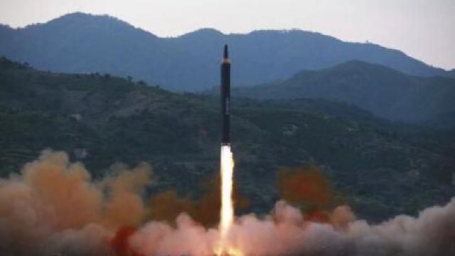 Coreea de Nord a lansat o „rachetă balistică cu rază miede acțiune” (responsabil american); Japonia protestează ferm