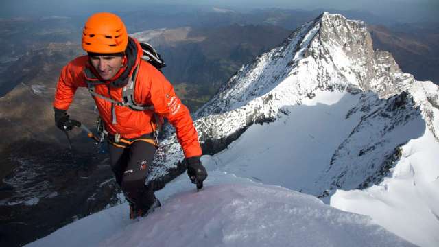 Comunitatea alpiniștilor din Nepal i-a adus un omagiu elvețianului Ueli Steck, decedat pe traseul spre Everest 