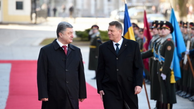 Petro Poroșenko va avea o întrevedere cu Klaus Iohannis la Cernăuți