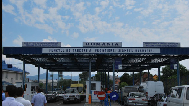 Doi moldoveni au încercat să intre în România cu 380 de mii de dolari nedeclarați
