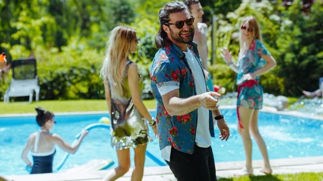 VIDEO | Smiley a lansat o melodie cu videoclip, intitulată ”Să-mi fie vara”