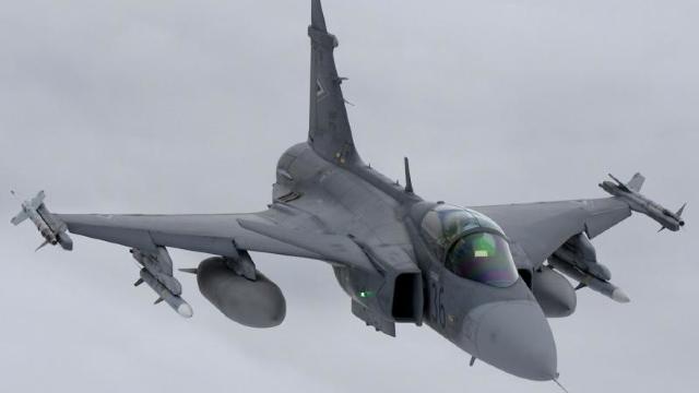 Avioane militare ungare au interceptat un avion austriac în vestul țării