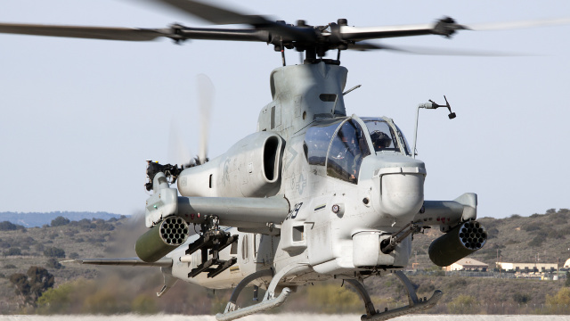 România ar putea deveni prima țară, după SUA, care produce elicopterul de atac Bell AH1 Viper