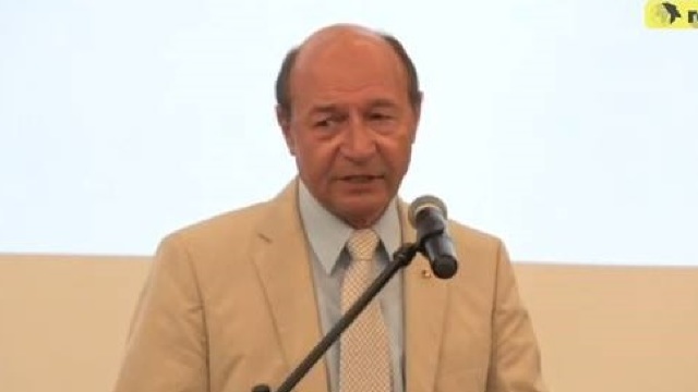 Traian Băsescu, ales președinte de onoare al Partidului Unității Naționale