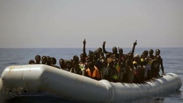 Doi migrați și-au pierdut viața și peste 200 au fost salvați în largul coastelor Libiei 