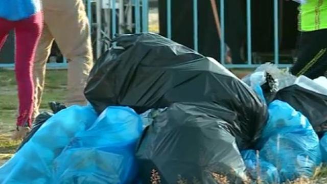 Un primar din România le trimite prin poștă pungile cu gunoi celor care le aruncă la întâmplare
