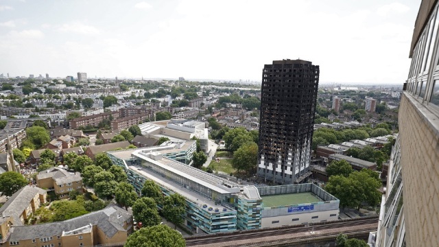 Poliția londoneză a identificat abia acum 71 de morți ai tragicului incendiu din Grenfell Tower