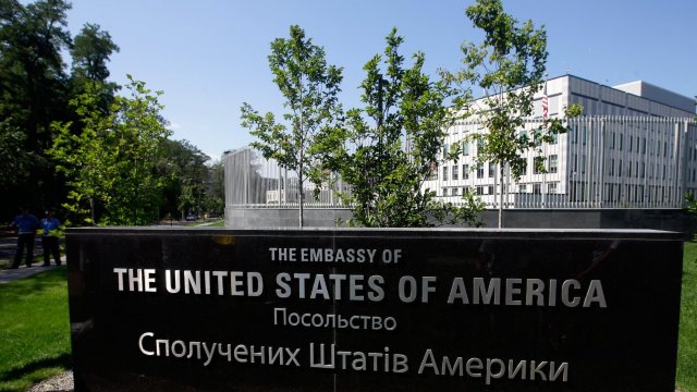 Ambasada Statelor Unite la Kiev a fost vizată de o explozie care nu a făcut victime 