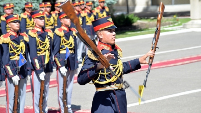 VIDEO | Garda de Onoare a Armatei Naționale marchează 25 de ani de la fondare 