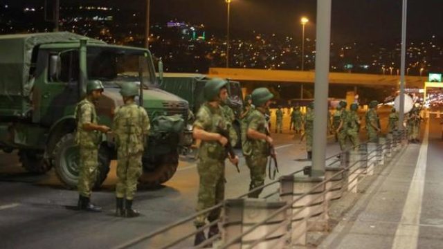 Turcia | Peste 1.000 de persoane, suspectate de legături cu Stat Islamic, cu mișcarea clericului Fethullah Gulen sau cu PKK, au fost reținute