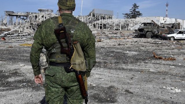 Rusia amenință cu escaladarea conflictului din estul Ucrainei, dacă SUA trimit arme la Kiev