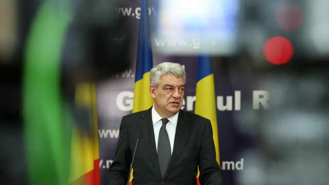 Premierul României, Mihai Tudose, vine la ședința în plen a Parlamentului de la Chișinău