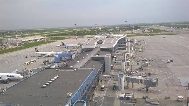 România | Un avion cu destinația Londra a întârziat trei ore după ce un pasager a spus că ar avea o bombă în bagaj