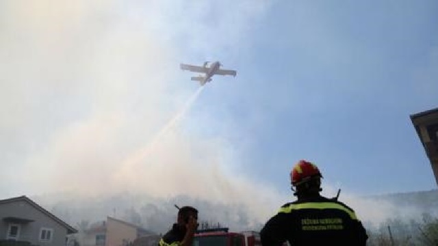 Atenționare de călătorie în Croația | Incendii majore de vegetație în zona coastei Mării Adriatice 