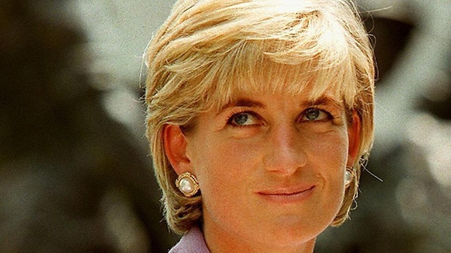 Fanii prințesei Diana s-au reunit joi la Londra, pentru a îi aduce un omagiu, la 20 de ani de la moartea sa