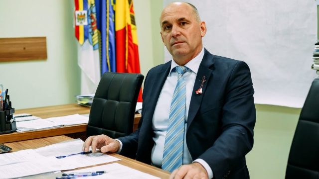 În cazul primarului de Sângera este examinată și determinarea la sinucidere 