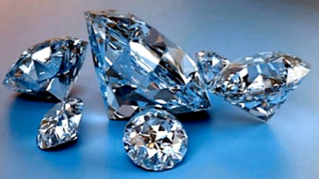 Un diamant de 51 de carate și de o puritate rară va fi scos la vânzare în cadrul unei licitații online (FOTO)