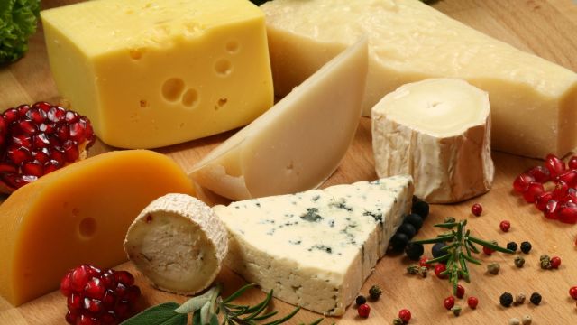 STUDIU | Consumul de brânză și surprinzătoarele sale beneficii pentru sănătate