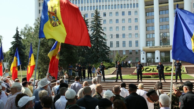 FOTO | De Ziua Independenței, pensionarii protestează față de situația din Republica Moldova
