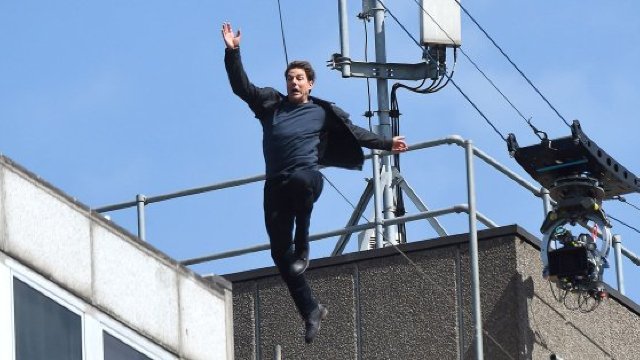 VIDEO | Tom Cruise s-a rănit în timpul unor casacadorii pentru filmul Misiune: Imposibilă 6