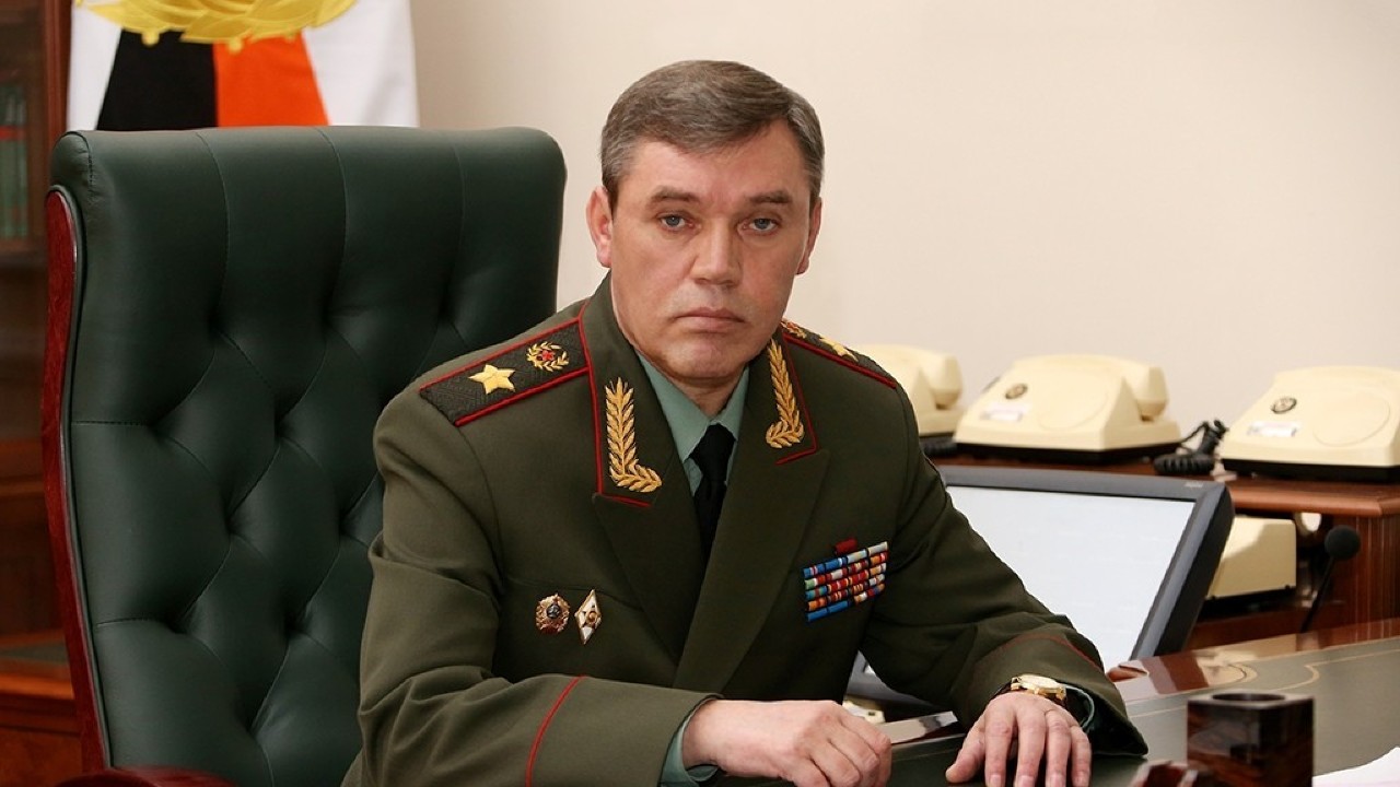Руководитель военной операции. Начальник генерального штаба вс РФ министра обороны.