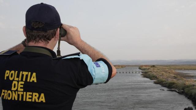 Polițiștii de frontieră români, aflați în misiune FRONTEX în apele Mării Egee, au salvat 117 persoane