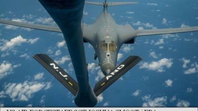 Exerciții aeriene americane cu bombardiere și avioane de vânătoare în Peninsula Coreea
