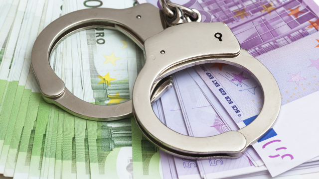 Patru polițiști sunt cercetați penal pentru tentativa de a mușamaliza un dosar, contra bani
