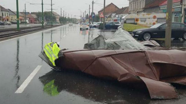 România | Au fost afectate de furtună 212 localități din 15 județe