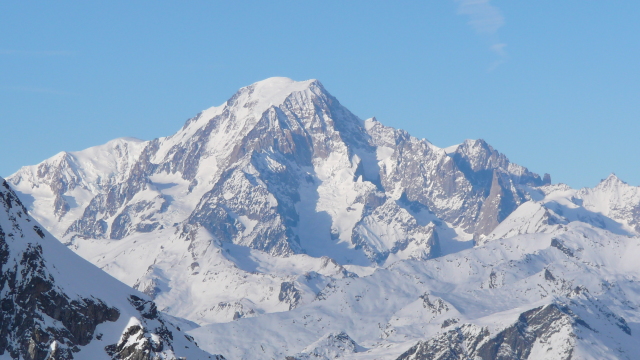 Un alpinist român a murit în Mont Blanc, după o cădere de 600 de metri

