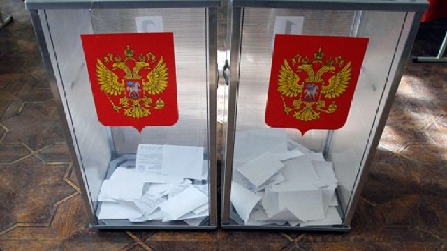 Prezență scăzută și acuzații de fraudă la alegerile locale din Rusia