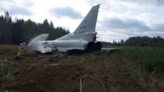 VIDEO | Un bombardier participant la exercițiile militare „Zapad-2017” s-a prăbușit