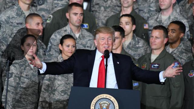 Trump la ONU: Armata americană va deveni mai puternică decât oricând