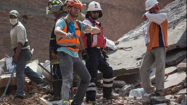 Bilanțul cutremurului cu o magnitudine de 7,1 grade din Mexic a ajuns la cel puțin 319 morți

