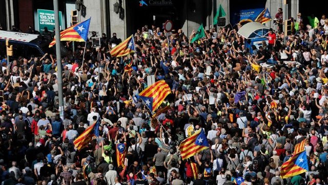 Spania | Mii de persoane au protestat la Madrid. Acestea își doresc referendum privind independența Cataloniei