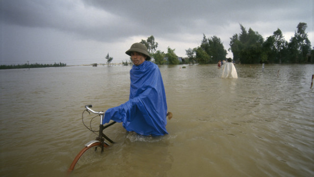 Bilanțul inundațiilor din Vietnam a ajuns la 72 de morți, 33 de răniți și 30 de dispăruți