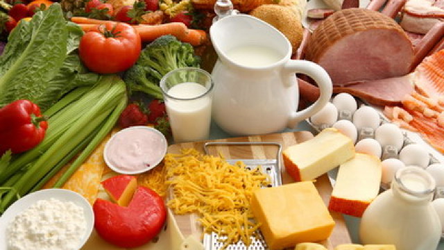Inflația a ajuns la 7,6% | Cel mai mult s-au scumpit produsele alimentare

