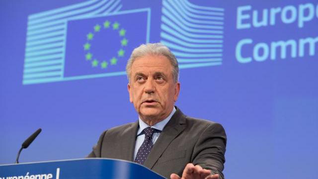 Comisarul european Dimitris Avramopoulos: Dacă 'spațiul Schengen moare, UE moare'
