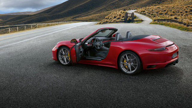 Simona Halep va primi un automobil Porsche 911 GTS Cabriolet 