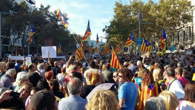 Barcelona: 450.000 de persoane au participat la manifestația pentru eliberarea a doi lideri separatiști Jordi Sànchez și Jordi Cuixart