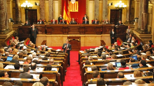 Parlamentul Cataloniei a început ședința la care dezbate moțiunea de autoproclamare a independenței