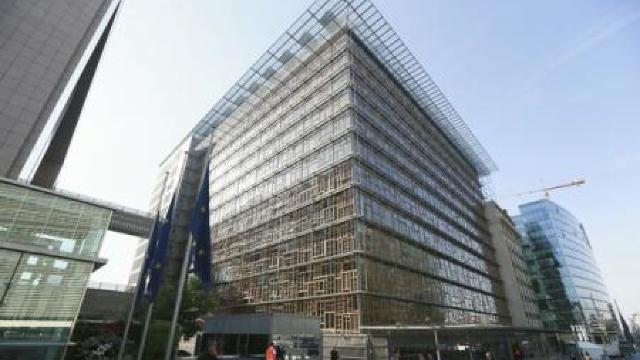 Summitul UE își schimbă locația după ce clădirea 'Europa' a fost evacuată din cauza emanațiilor toxice 