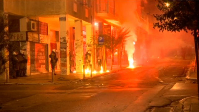 Grecia | Incidente între poliție și tineri care marcau revolta din 1973 a studenților