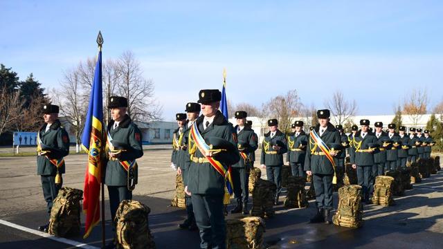 Militarii Armatei Naționale vor defila la parada militară de la București