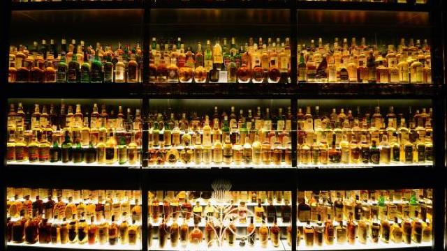 Scoția va deveni prima țară din lume cu prețuri minime la alcool