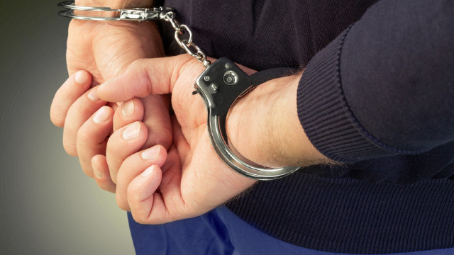 Polițiști reținuți de CNA, pentru tentativa de estorca bani pentru mușamalizarea unui dosar penal