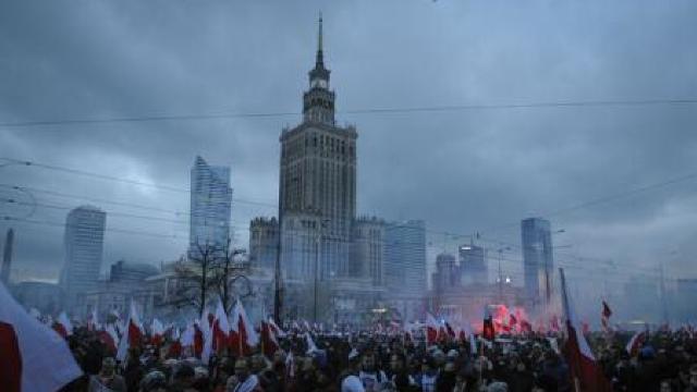 Polonia: Conservatorii 'visează' să dărâme cea mai mare clădire-turn din Varșovia, fost simbol sovietic 